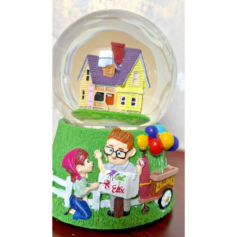 Disney Pixar Up Carl & Ellie Mailbox House Musical Snow Globe Love Story